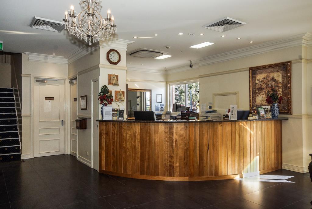 Redearth Boutique Hotel Mount Isa Buitenkant foto