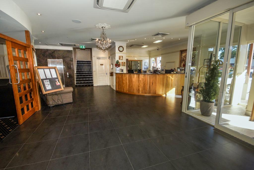 Redearth Boutique Hotel Mount Isa Buitenkant foto